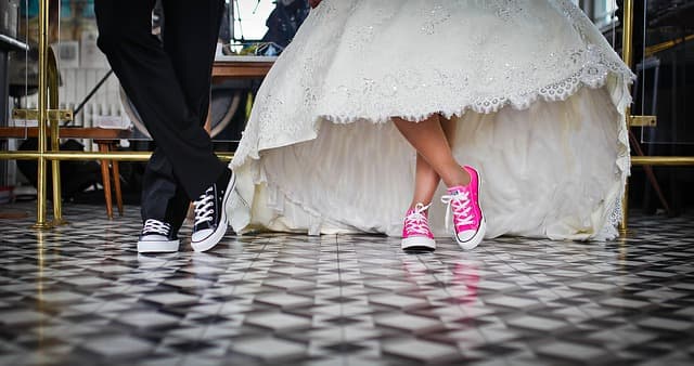 Cover Image for 6 Amazing Tips To Save Money On Your Wedding Day